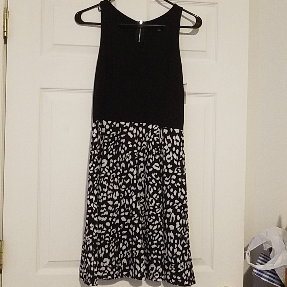 Sleeveless dress